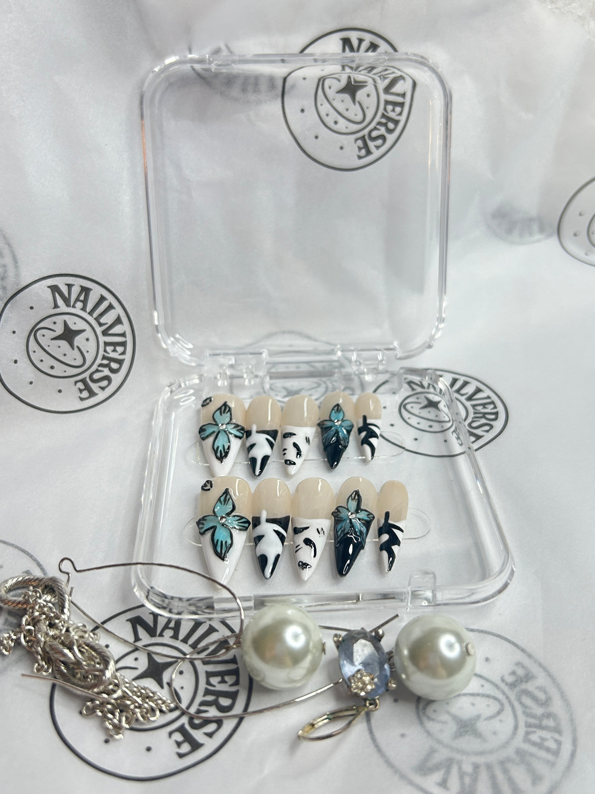 Cream Bow Pearl Press-On Nails