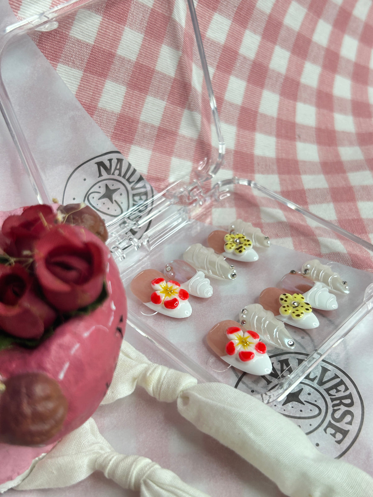 Cute Daisy Floral Press-On Nails