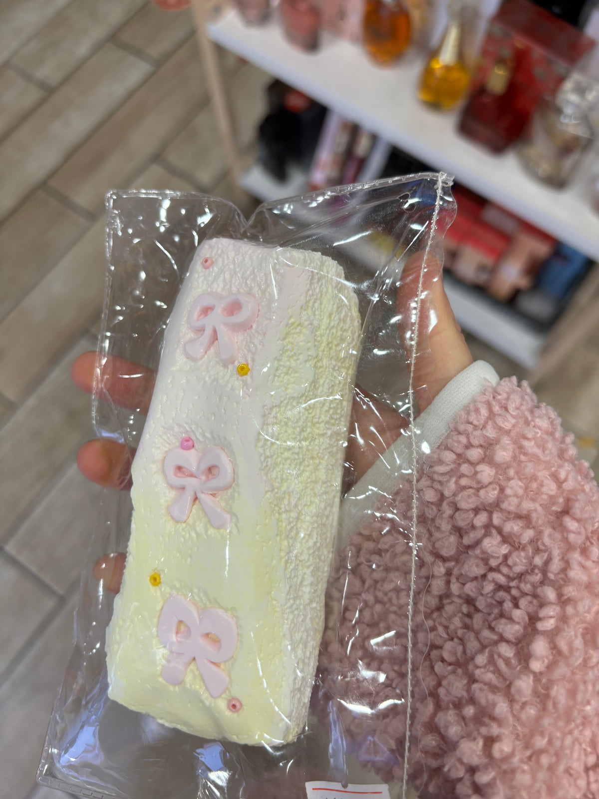 Pink Bow Cream Cake Squishy Toy – Pastel Kawaii Design