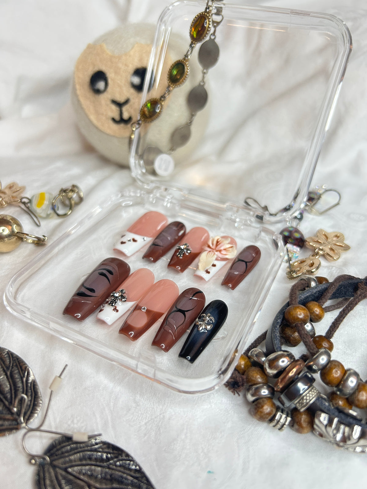 Brown Nude Elegant Press-On Nails Set