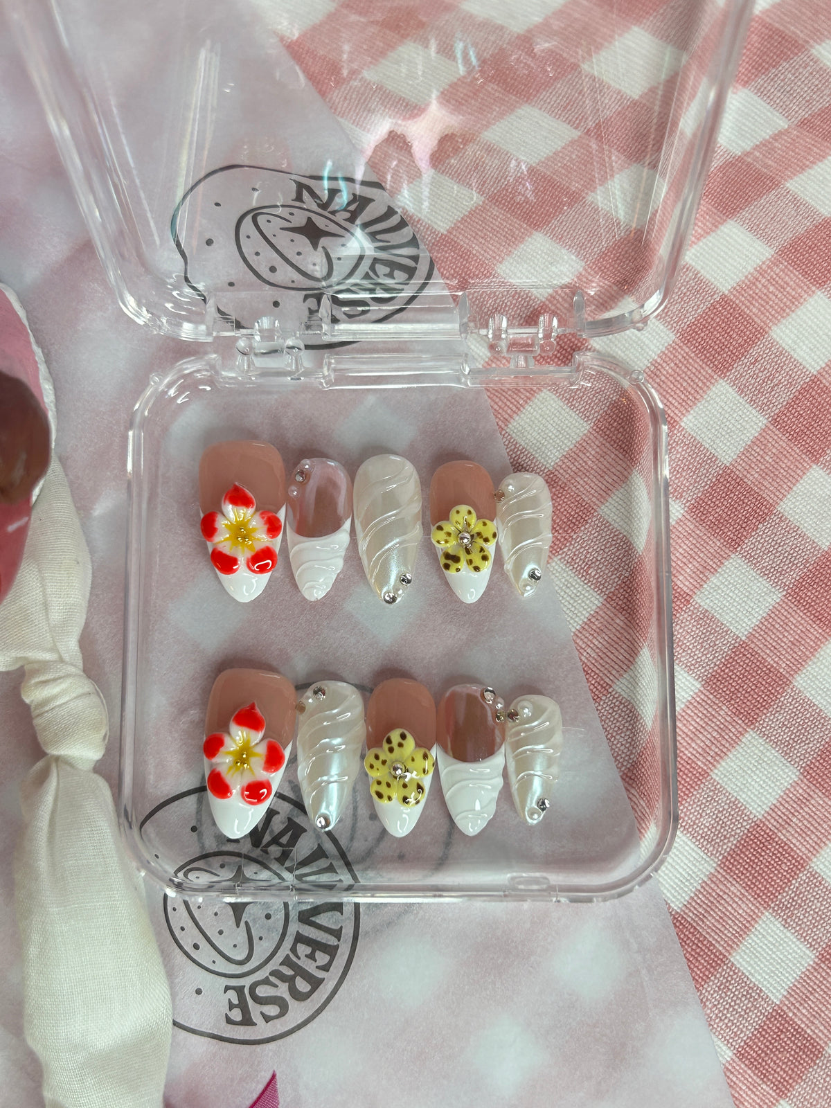 Cute Daisy Floral Press-On Nails